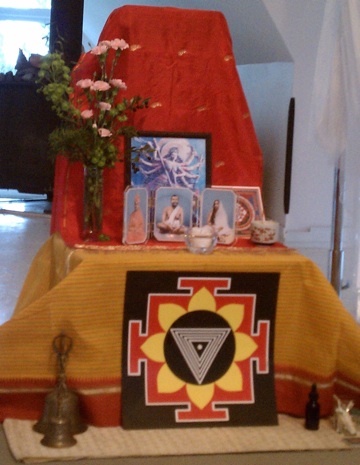 Retreat altar